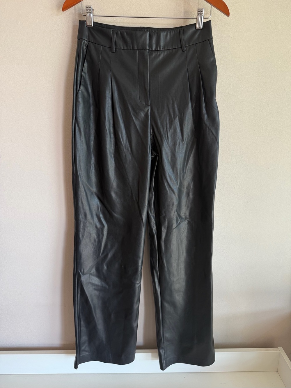 House of Harlow 1960 Black‎ Vegan Faux Leather Pleated High Rise Pants Size 4